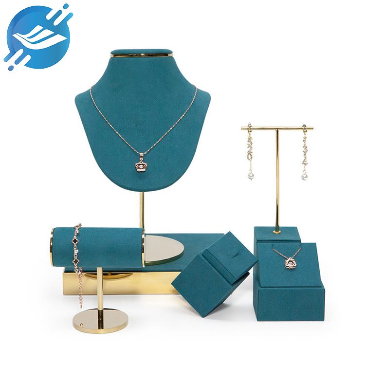 1. The jewelry display stand is made of metal, microfiber leather
2. The design is simple and high-end, with delicate touch and glossy texture
3. Royal blue with gold, highlighting the luxury of jewelry
4. Free design or drawing processing
5. Necklaces, bracelets, earrings, rings, etc. can be displayed at the same time
6. Used in jewelry stores, shopping malls, exhibitions, museums, etc.
7. With customization and after-sales service
8. Support ODM, OEM