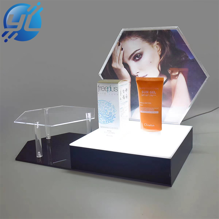 1.Made of acrylic material and LED, unique and generous appearance, solid and durable.
2.Not easy to damage, and easy to clean, easy to maintain.
3.Suitable for all kinds of scenes, such as shopping malls, stores and various cosmetic exhibitions and other occasions.
4.With good transparency, better display products
5.Hexagonal display sign design, is removable
6.KD transportation, products can be customized.